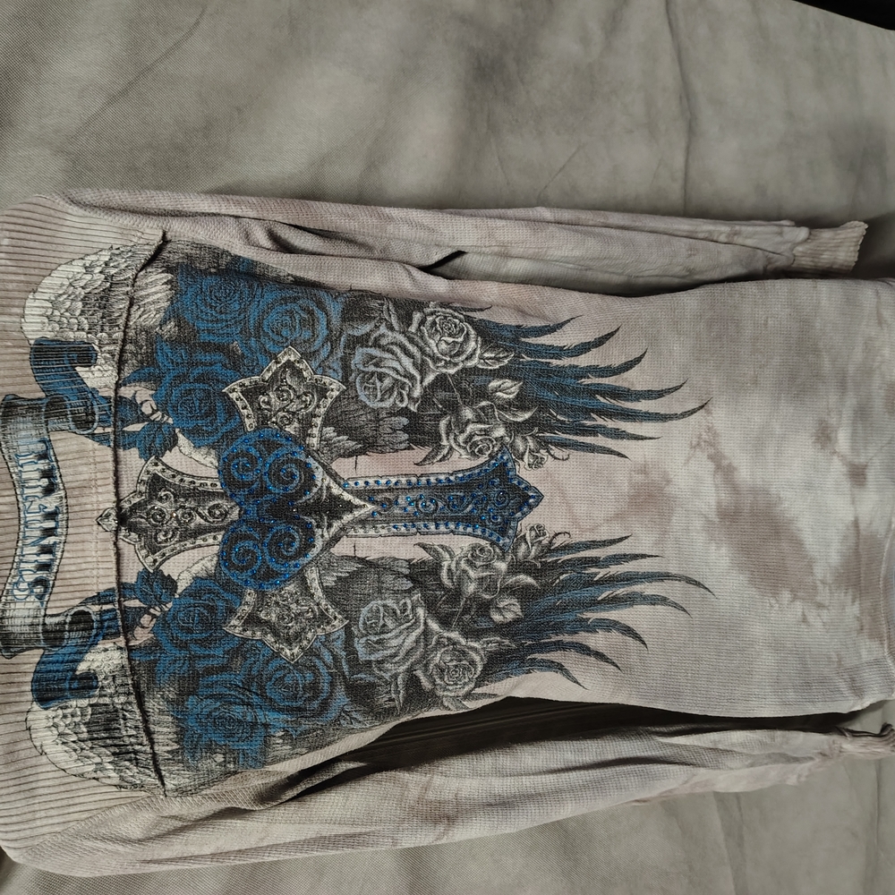 Graphic Long Sleeve Shirt with Blue and Gray Design